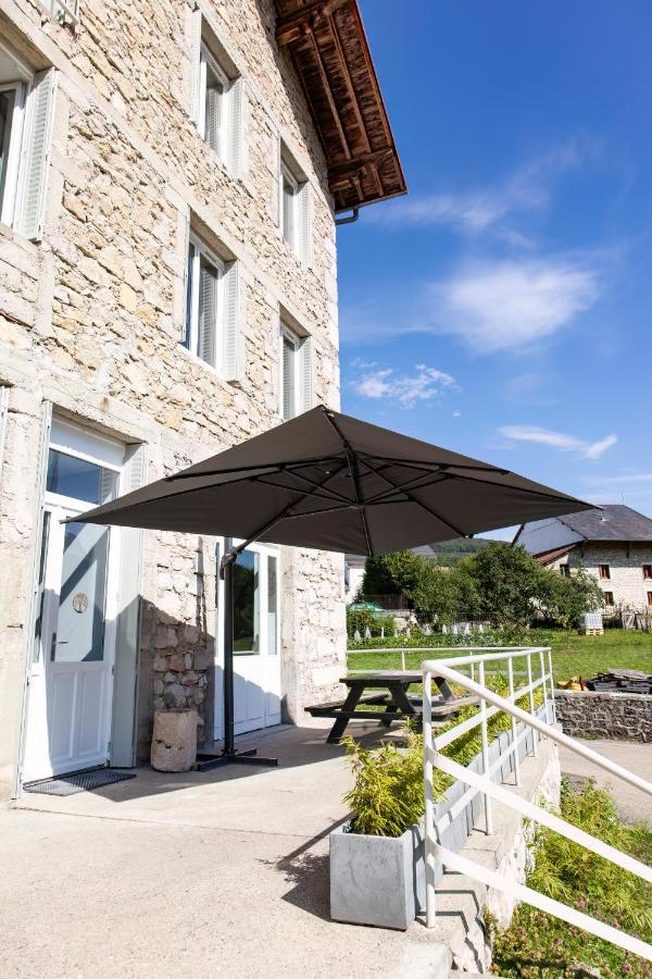La Batisse L'Arbre Beige Le Petit-Abergement Exterior foto